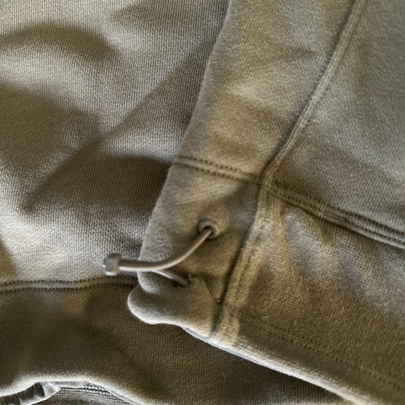 Lululemon Sweatshirt - Picture 3 of 4